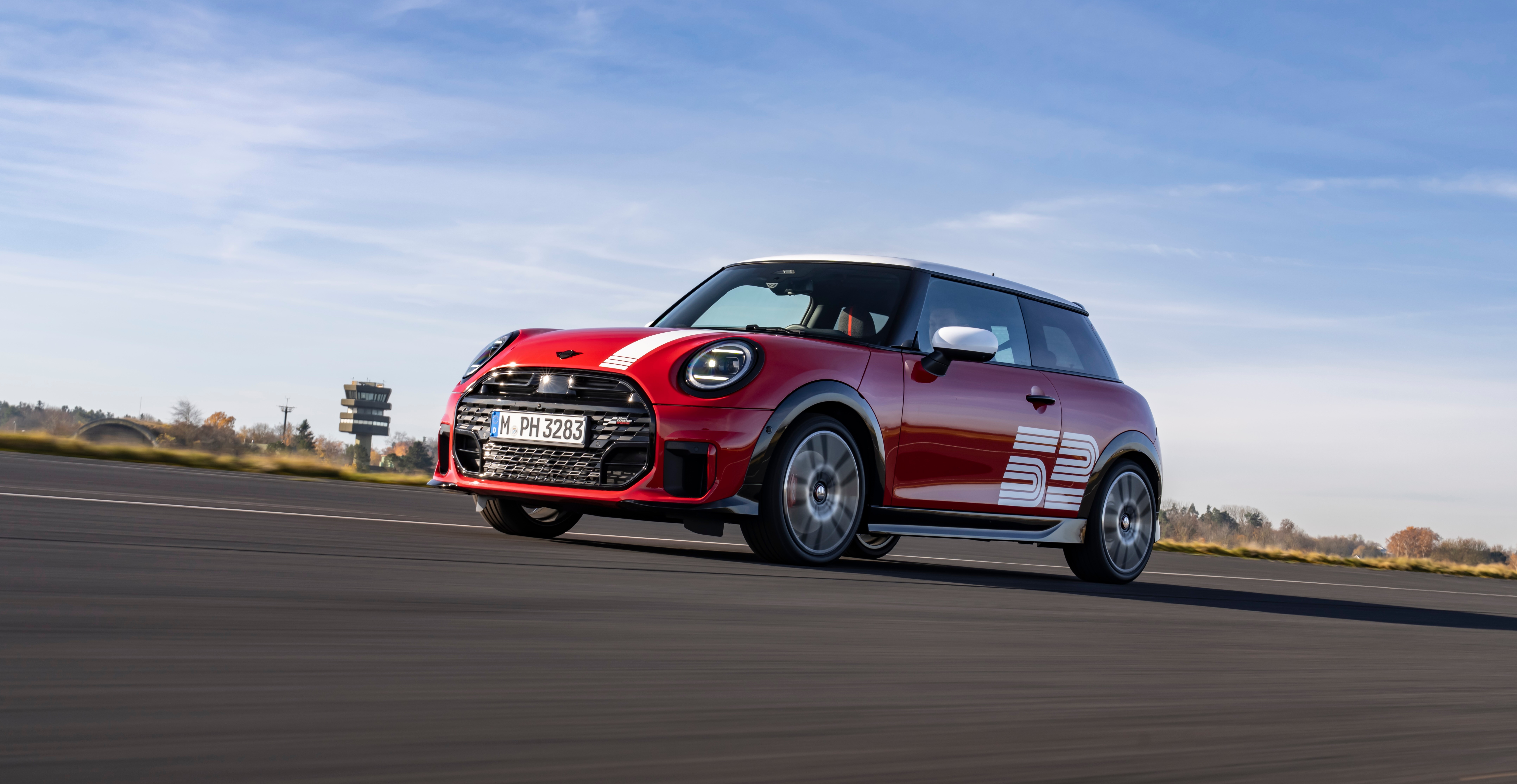 MINI Victory Edition a circular na estrada